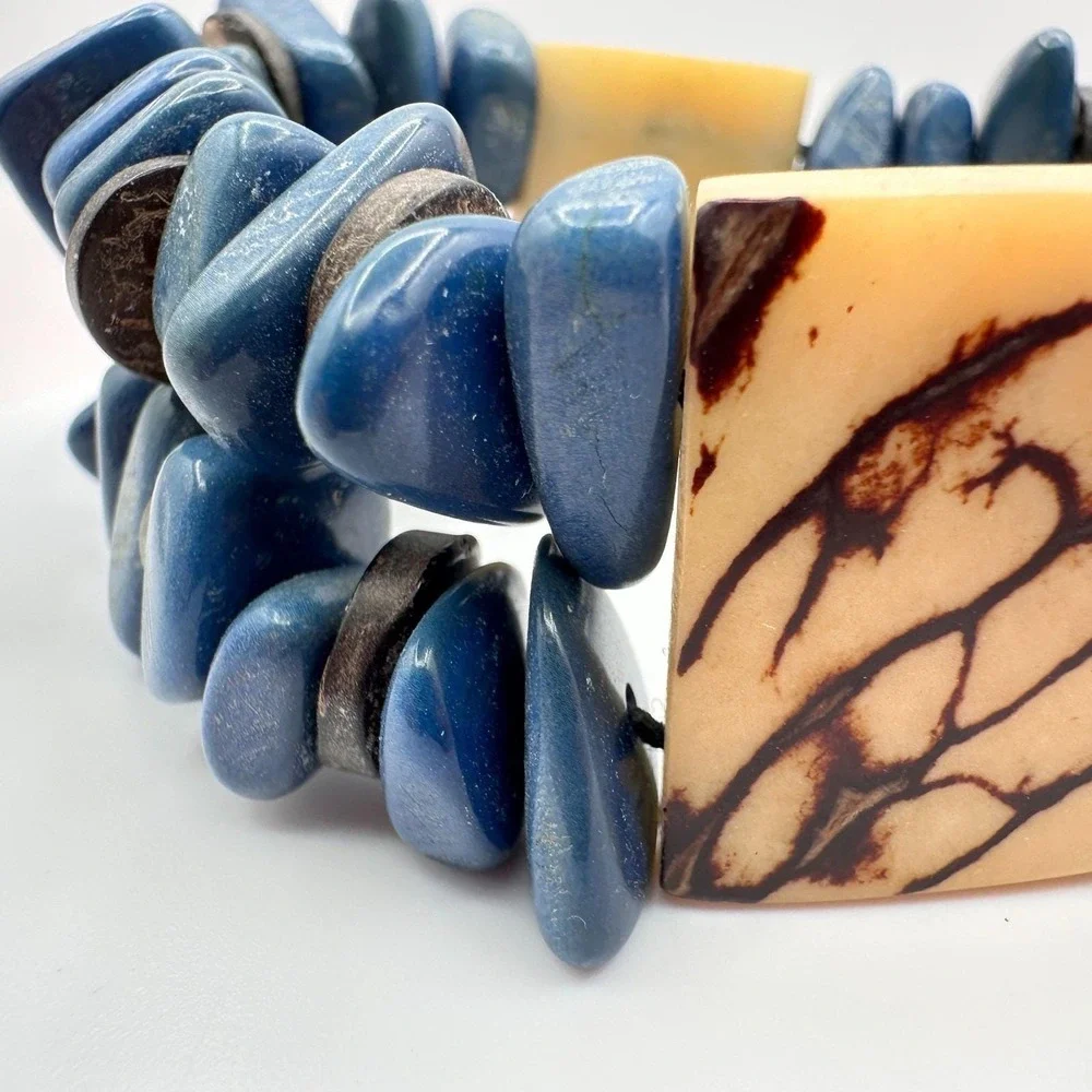 Vintage 90s Cream Floral‎ Wooden Boho Blue Stone Stretch Bracelet Chunky Jewelry